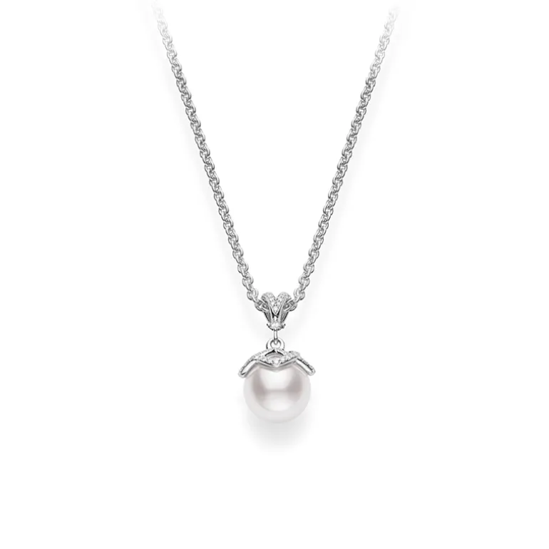 Embrace Akoya Pendant in White Gold