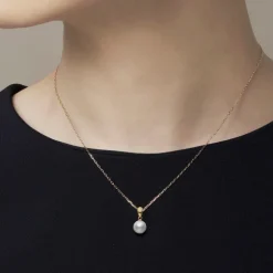 Akoya Cultured Pearl Pendant in 18K Yellow Gold