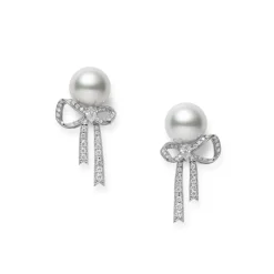 Jeux de Rubans White South Sea Earrings with Diamonds