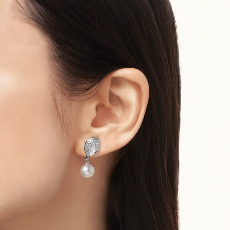 Les Pétales Place Vendôme Akoya Cultured Pearl Earrings